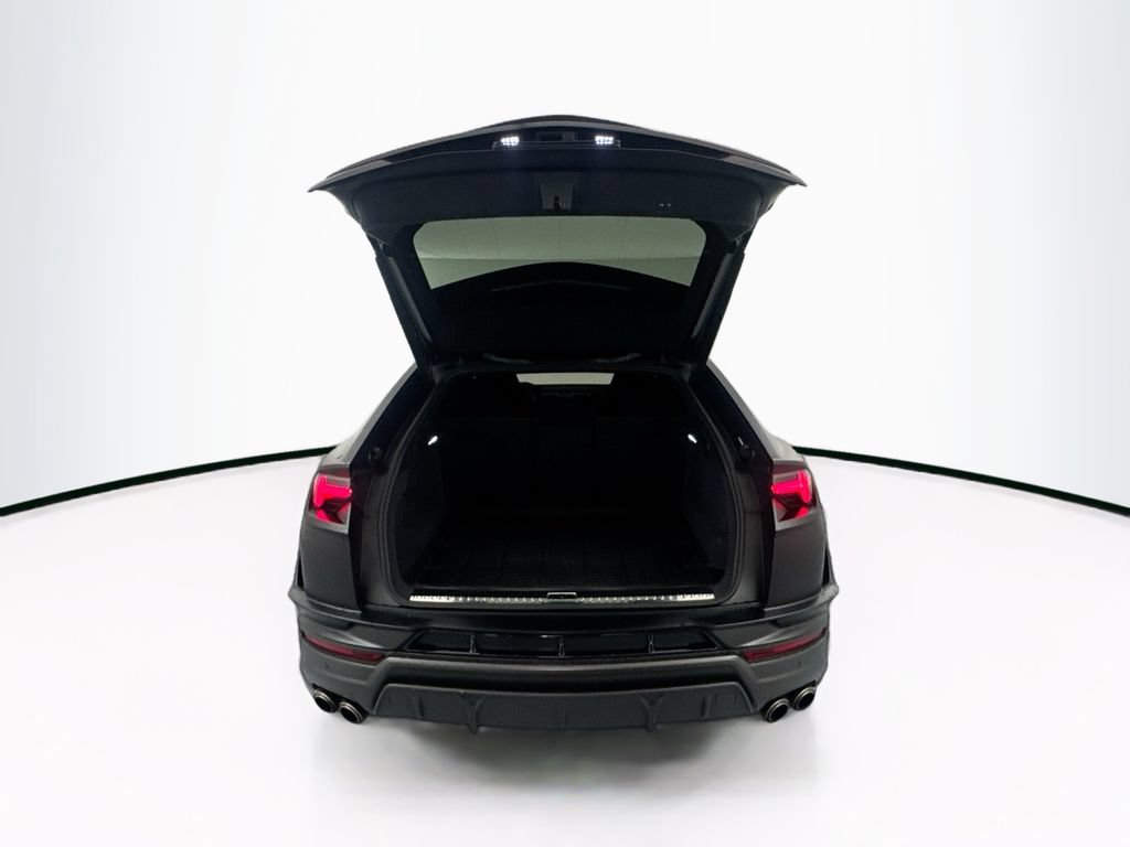 Used 2023 Lamborghini Urus Performante AWD/4WD image 28