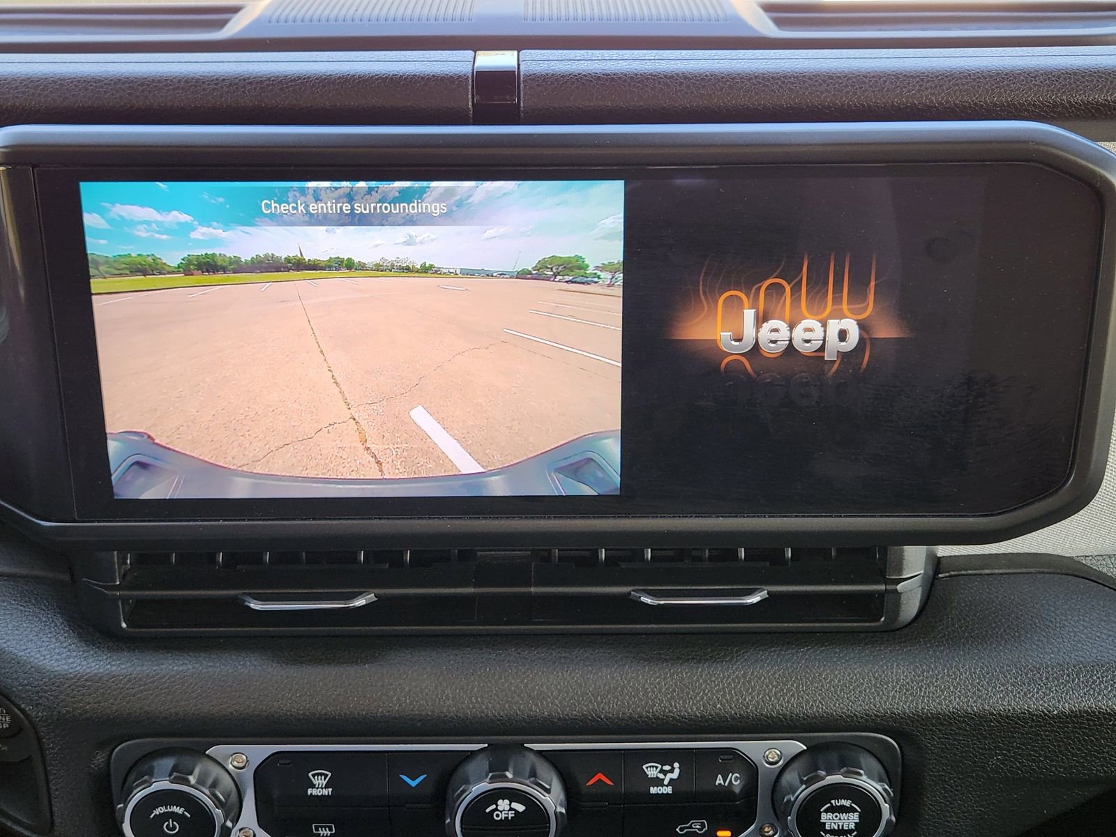 Used 2025 Jeep Gladiator Sport AWD/4WD image 25