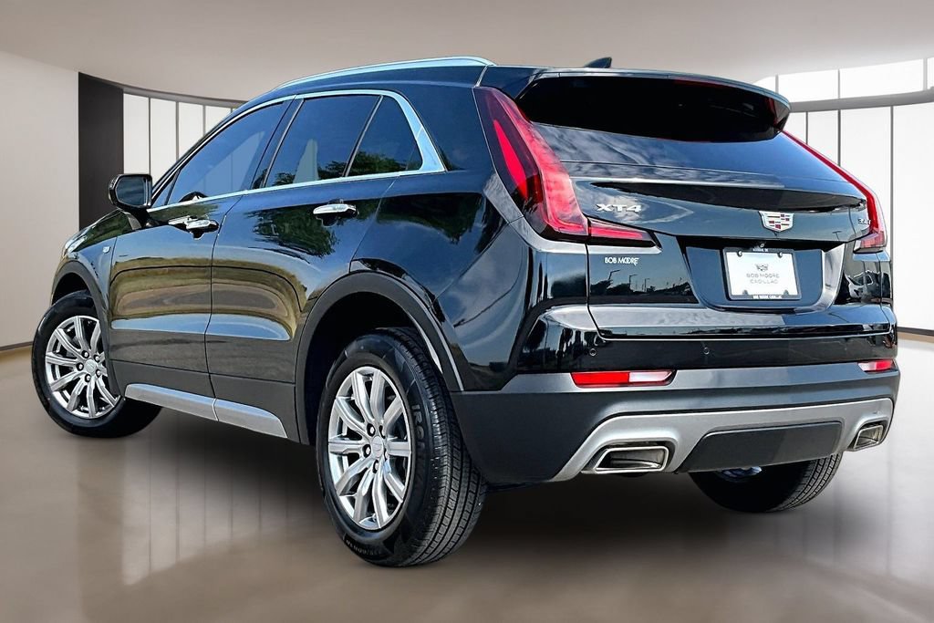 Certified 2023 Cadillac XT4 Premium Luxury FWD image 12