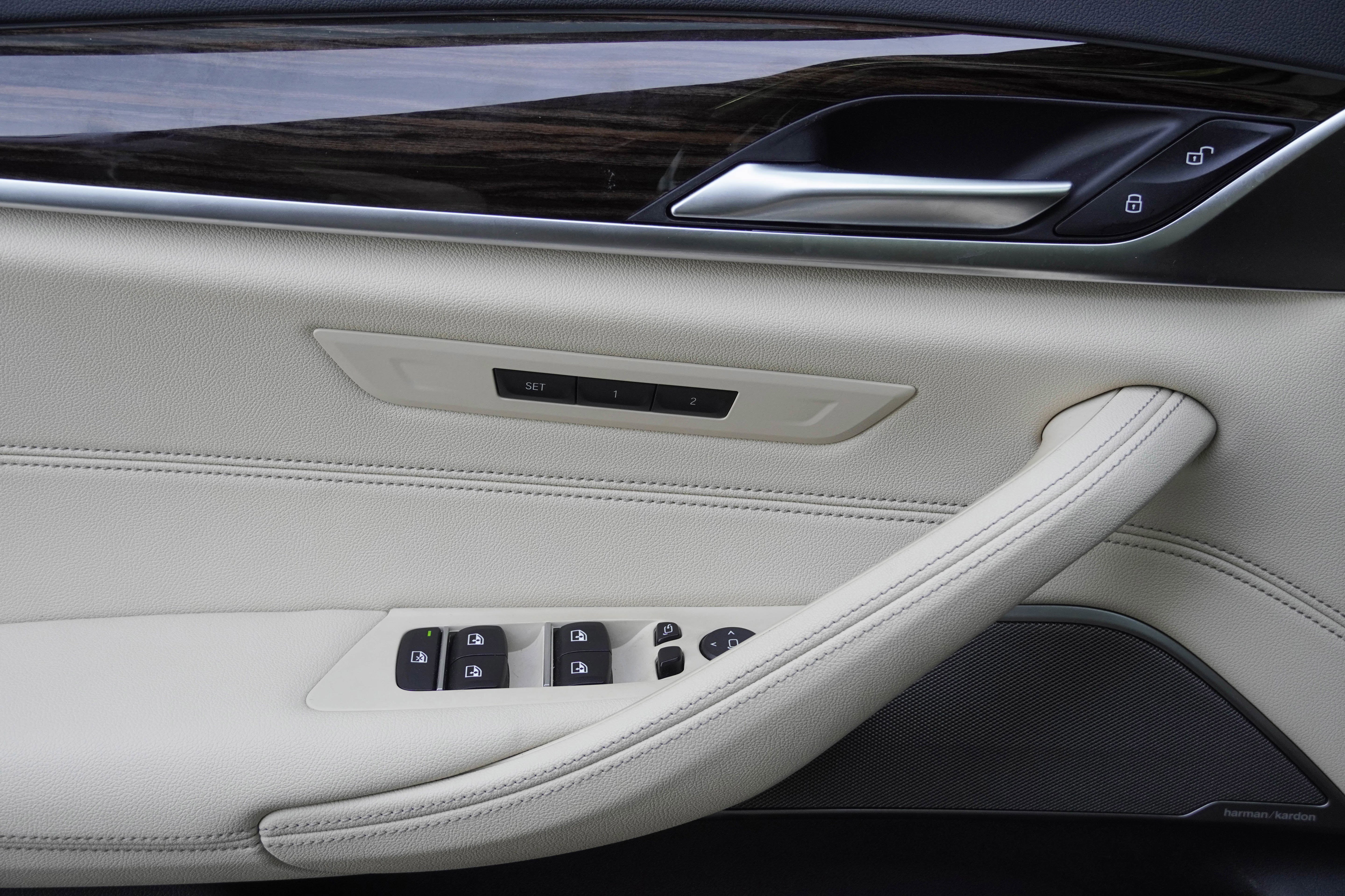 Used 2021 BMW 540i w/ Premium Package image 15