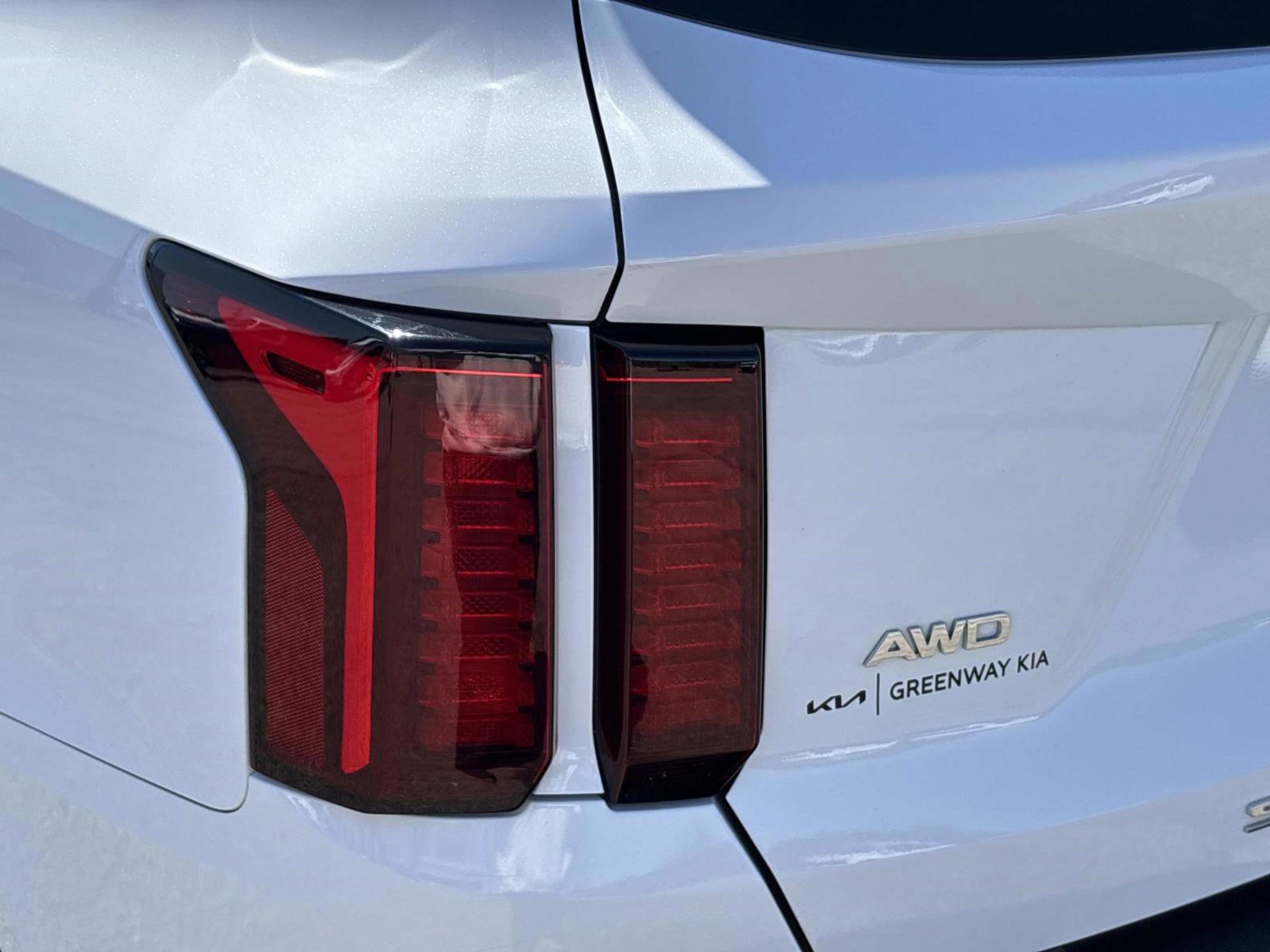 Used 2021 Kia Sorento S image 11