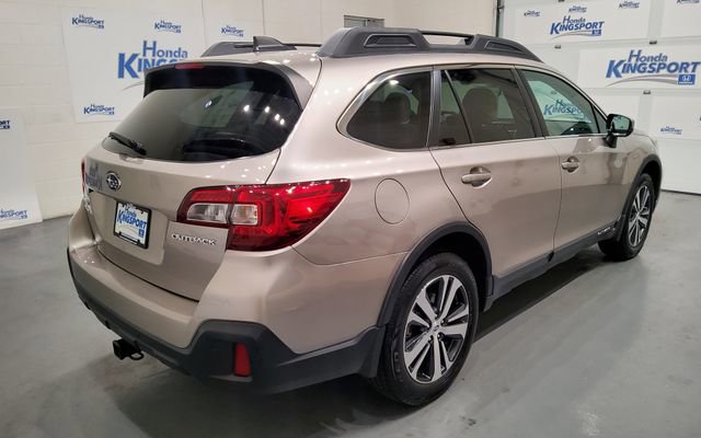 Used 2018 Subaru Outback 2.5i Limited AWD/4WD image 3
