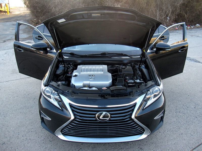 Used 2016 Lexus ES 350 w/ Ultra Luxury Package image 31