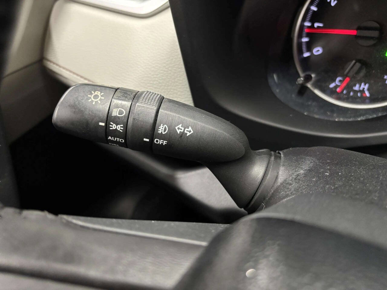 Used 2021 Toyota RAV4 XLE image 34