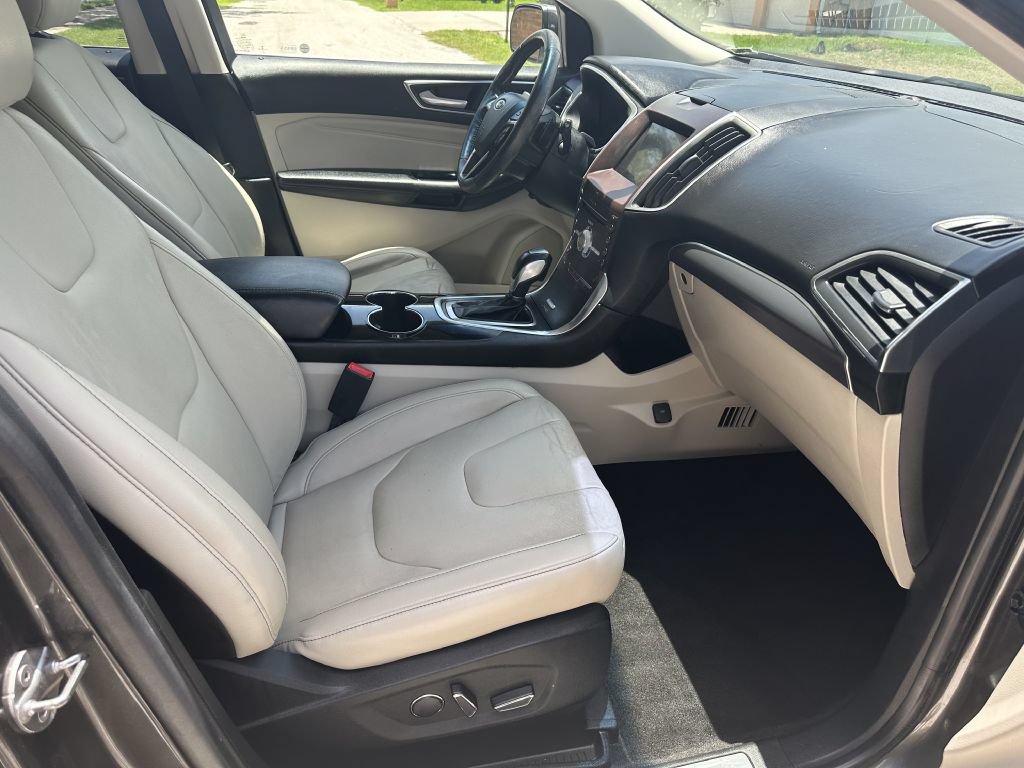 Used 2017 Ford Edge Titanium w/ Technology Package FWD image 10