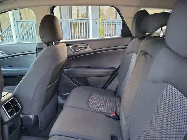 Used 2025 Kia Sportage LX image 28