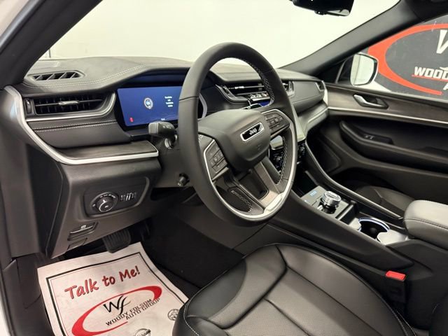 New 2025 Jeep Grand Cherokee Limited w/ Luxury Tech Group II image 13