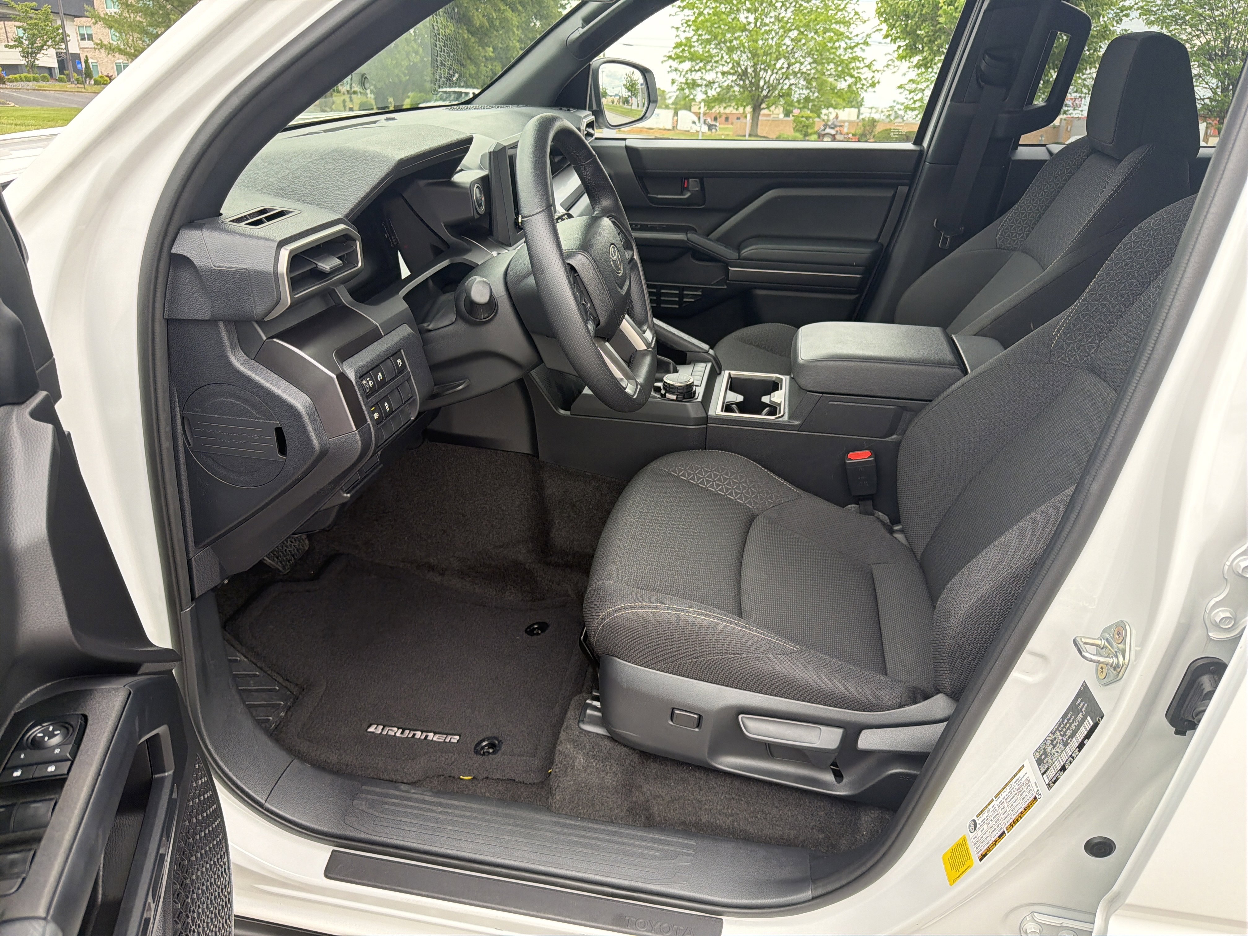 Certified 2025 Toyota 4Runner SR5 AWD/4WD image 13