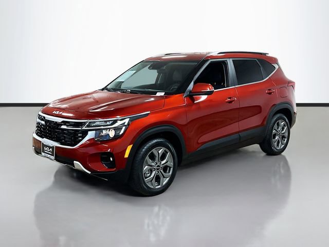 Certified 2024 Kia Seltos S image 3