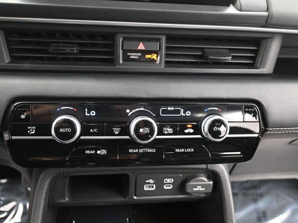 Used 2024 Honda Pilot Touring image 17