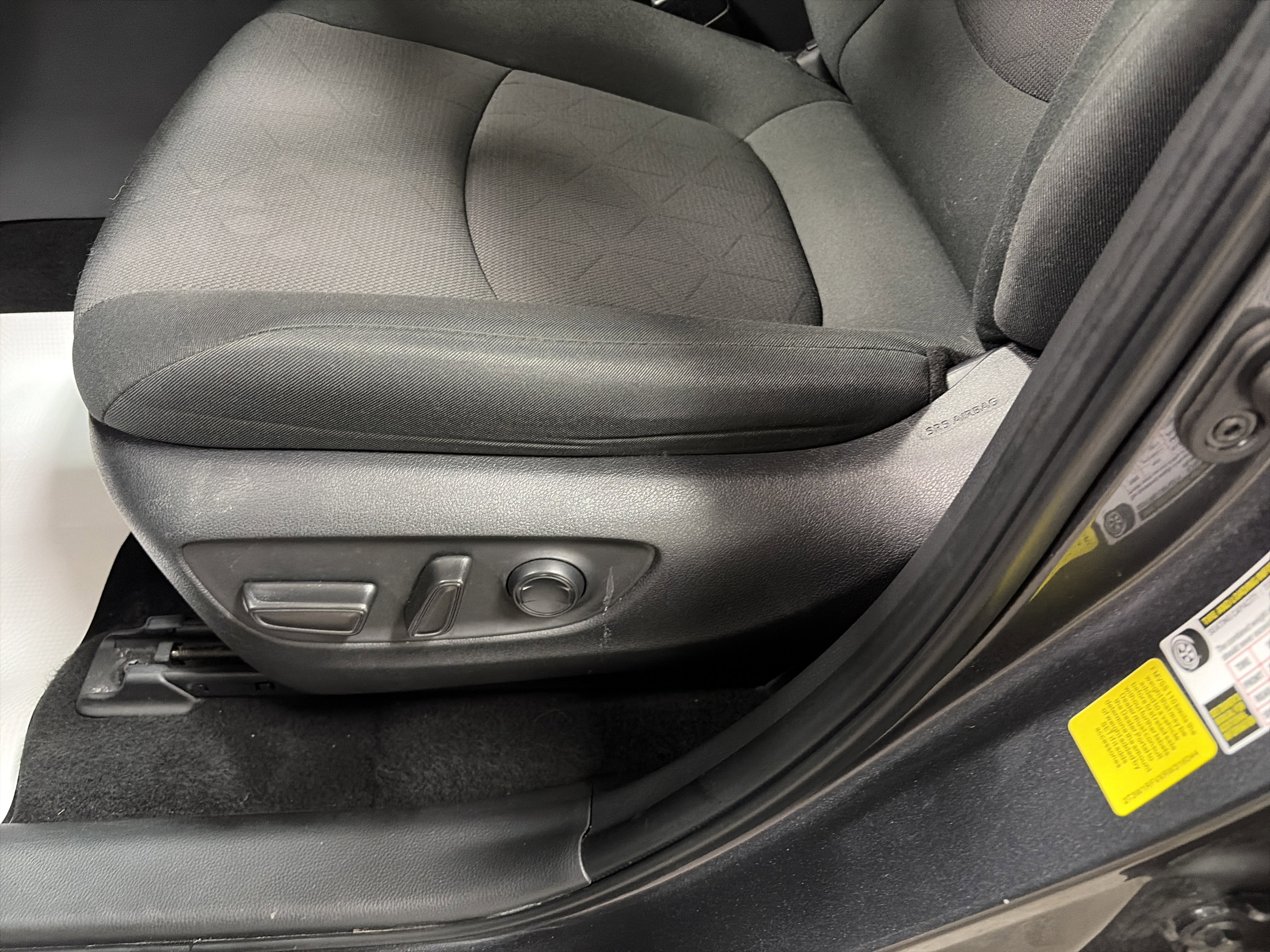 Used 2024 Toyota RAV4 XLE FWD image 12