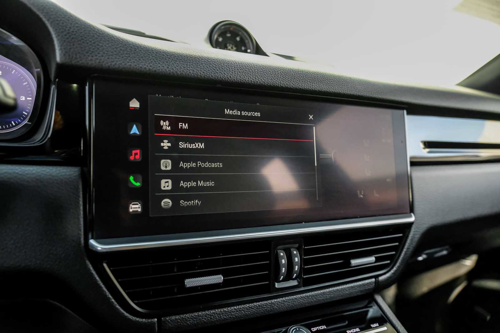 Used 2022 Porsche Cayenne image 29