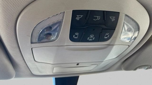Used 2022 Chrysler Voyager LX FWD image 13