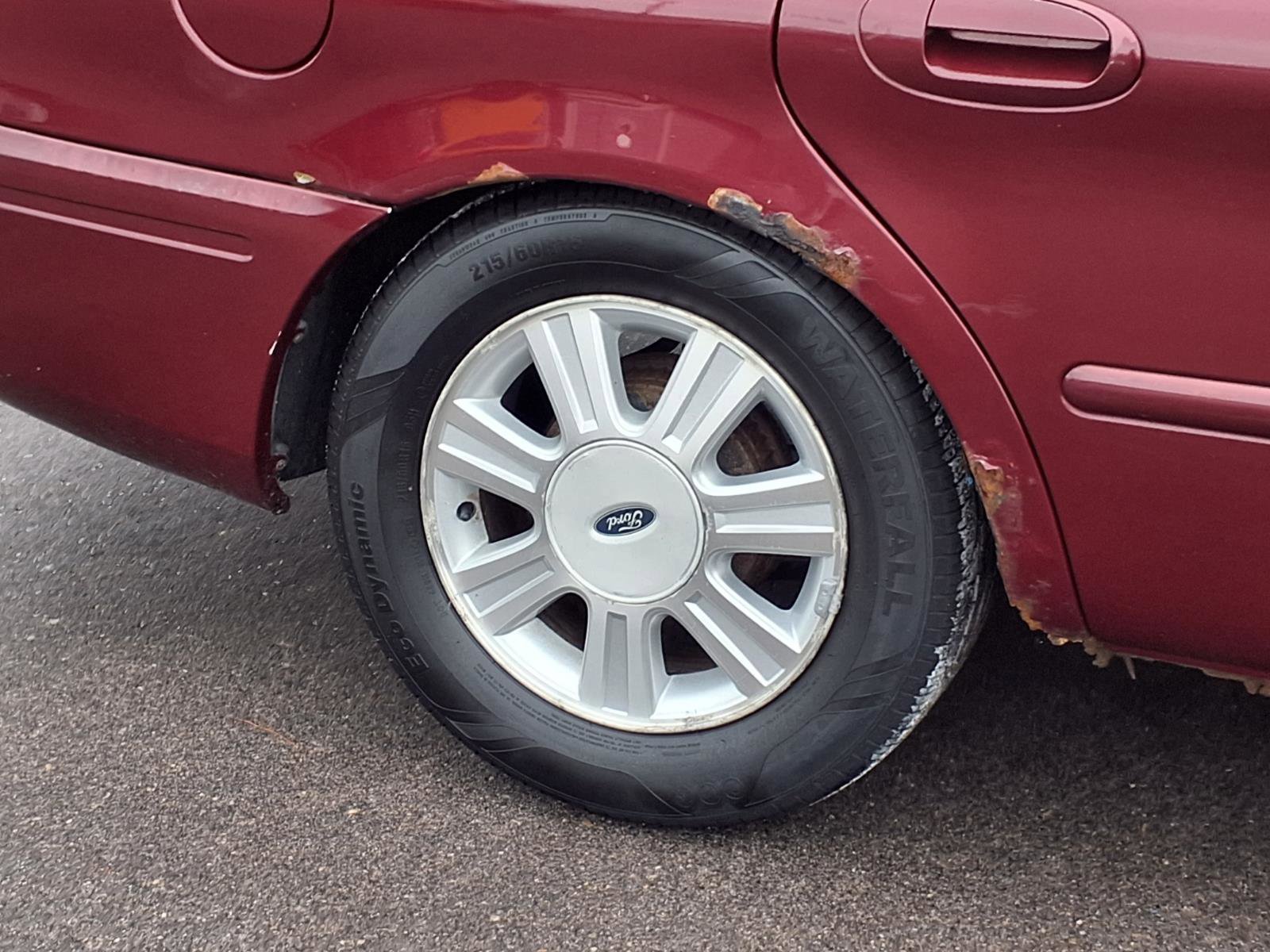 Used 2004 Ford Taurus SEL image 21