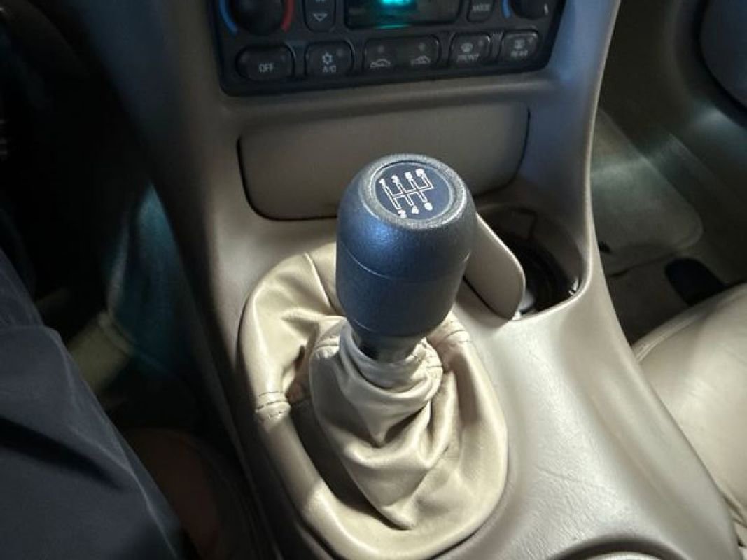 Used 2004 Chevrolet Corvette Coupe w/ Preferred Equipment Group image 35