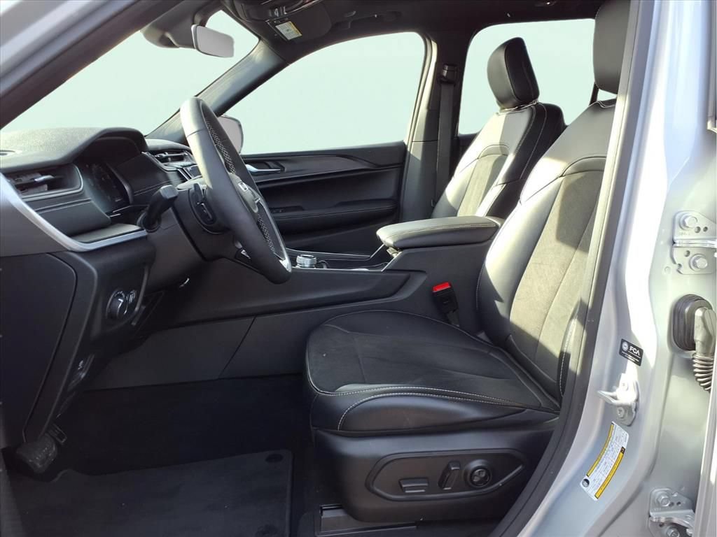 New 2025 Jeep Grand Cherokee 4WD image 14