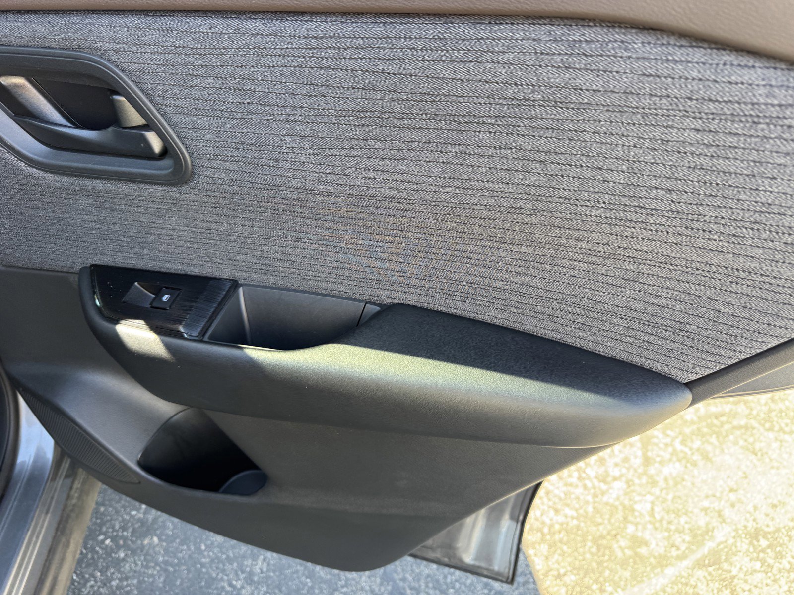 Used 2023 Nissan Rogue S image 11