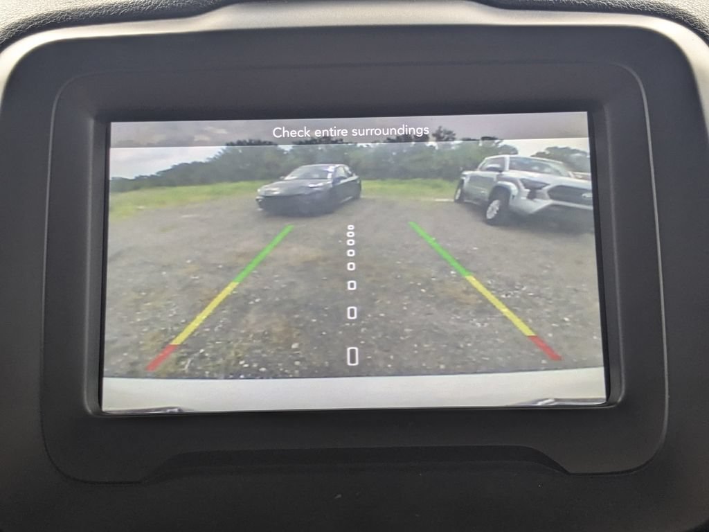Used 2018 Jeep Renegade Limited FWD image 24