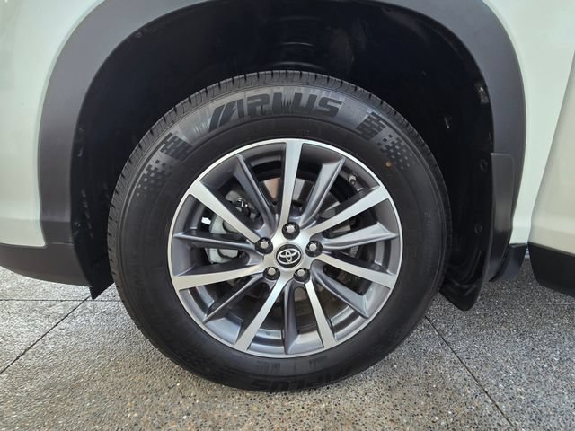 Used 2019 Toyota Highlander XLE AWD/4WD image 30