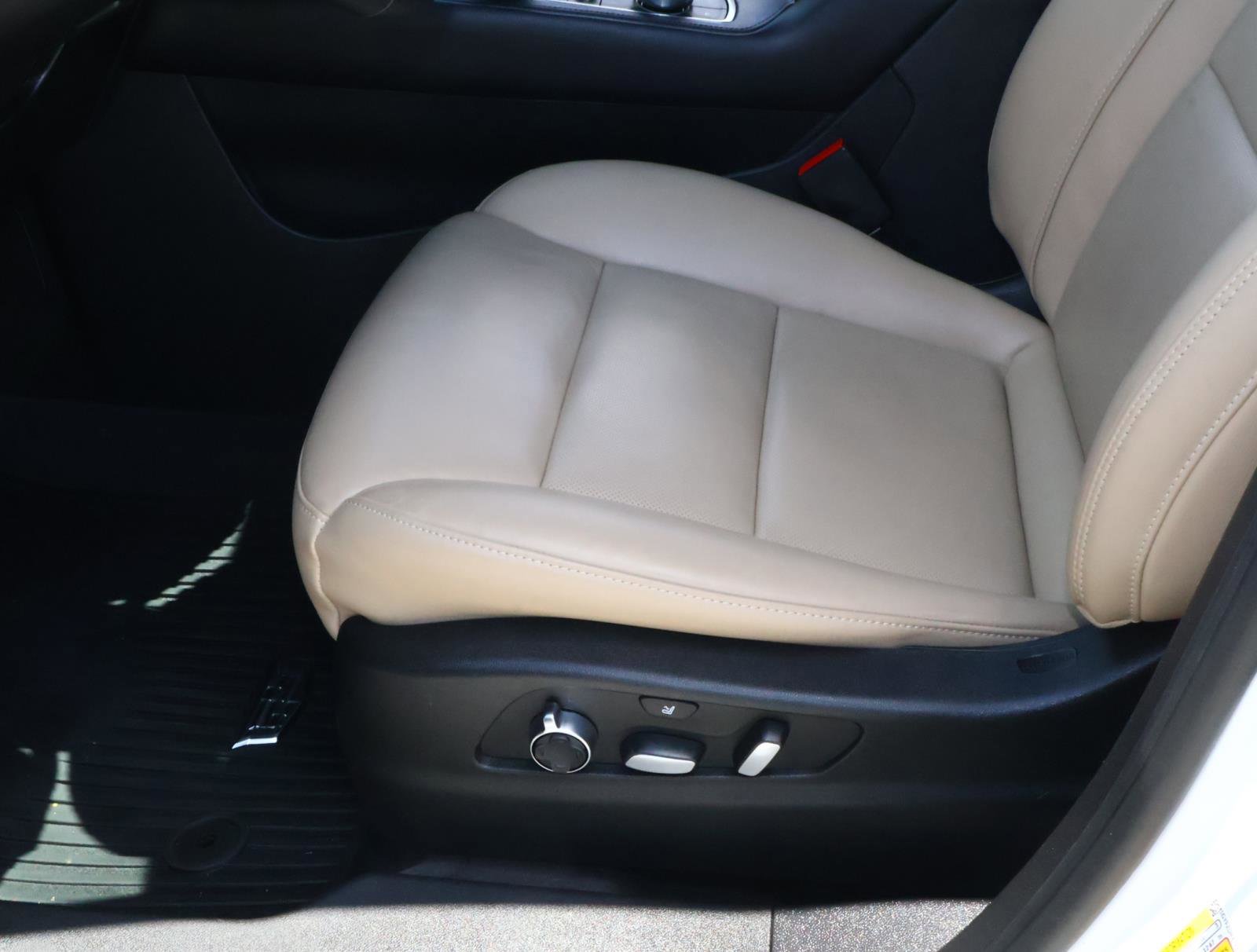 Used 2024 Cadillac XT4 Premium Luxury AWD/4WD image 18
