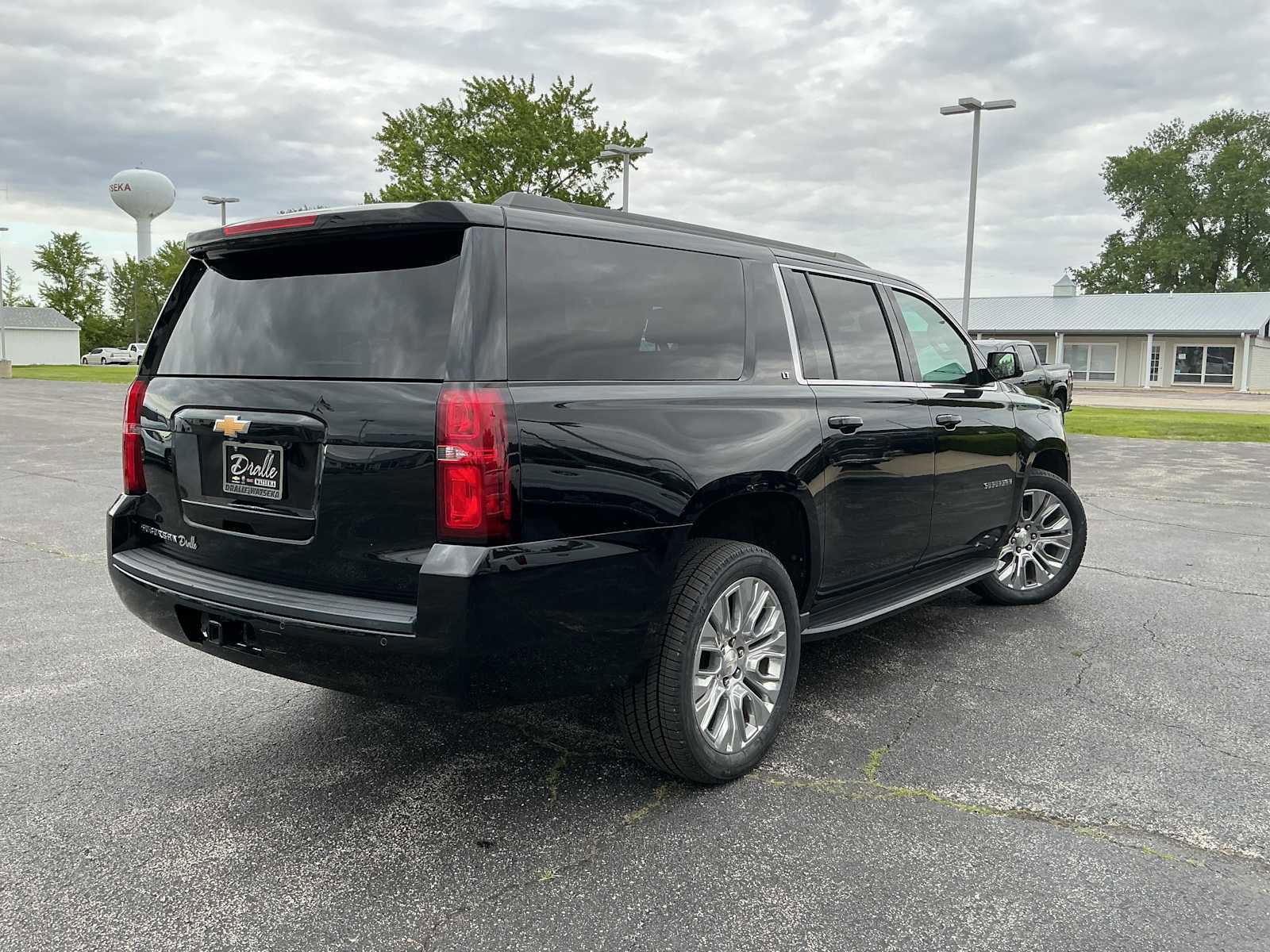 Used 2019 Chevrolet Suburban LT AWD/4WD image 4
