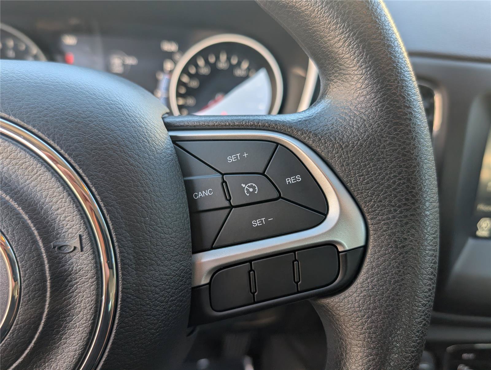 Used 2018 Jeep Compass Sport w/ Tech Group AWD/4WD image 24