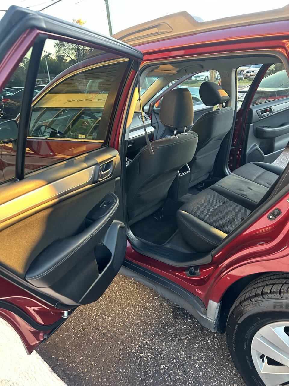 Used 2015 Subaru Outback 2.5i Premium image 9