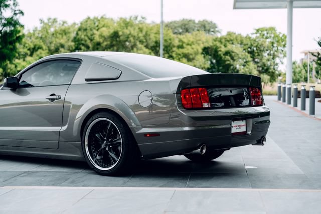 Used 2005 Ford Mustang GT RWD image 12