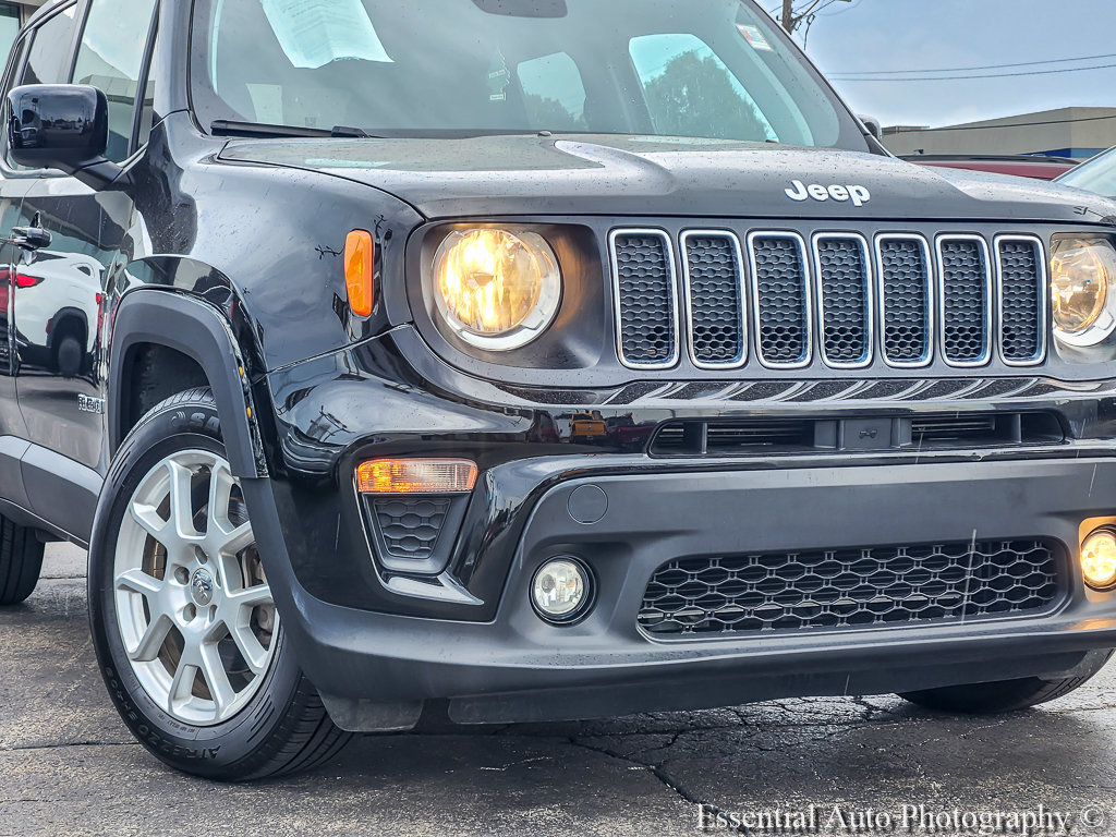Used 2019 Jeep Renegade Latitude FWD image 2
