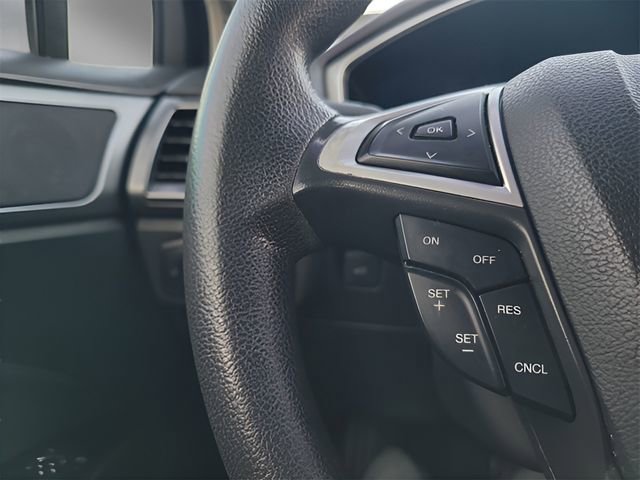 Used 2016 Ford Fusion SE FWD image 24