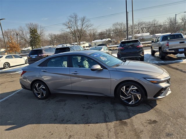 Certified 2024 Hyundai Elantra Limited image 5