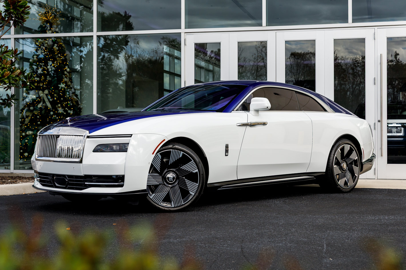 Used 2024 Rolls-Royce Spectre w/ Spectre Launch Package AWD/4WD image 47