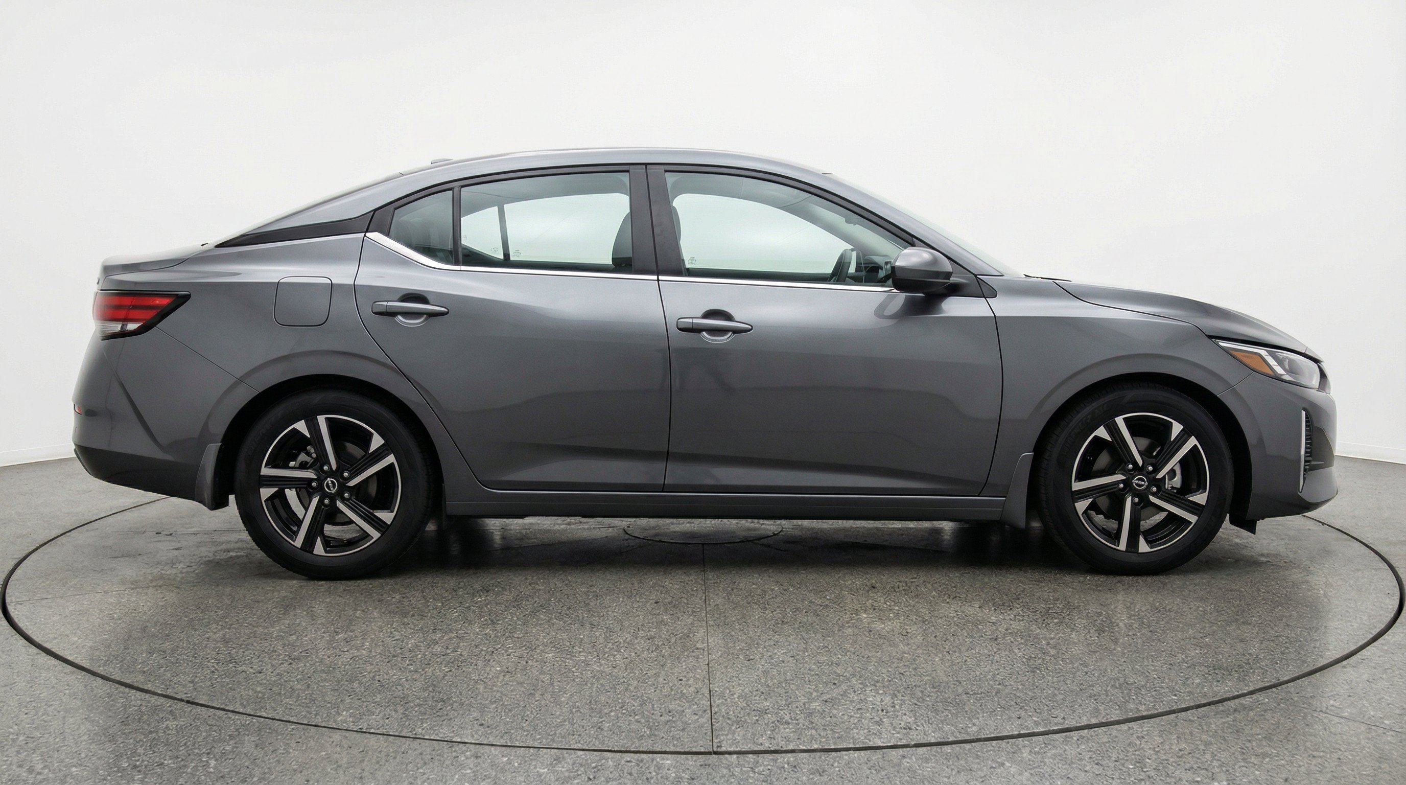Used 2025 Nissan Sentra SV FWD image 11
