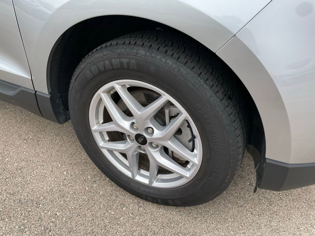 Used 2023 Ford Edge SEL image 3