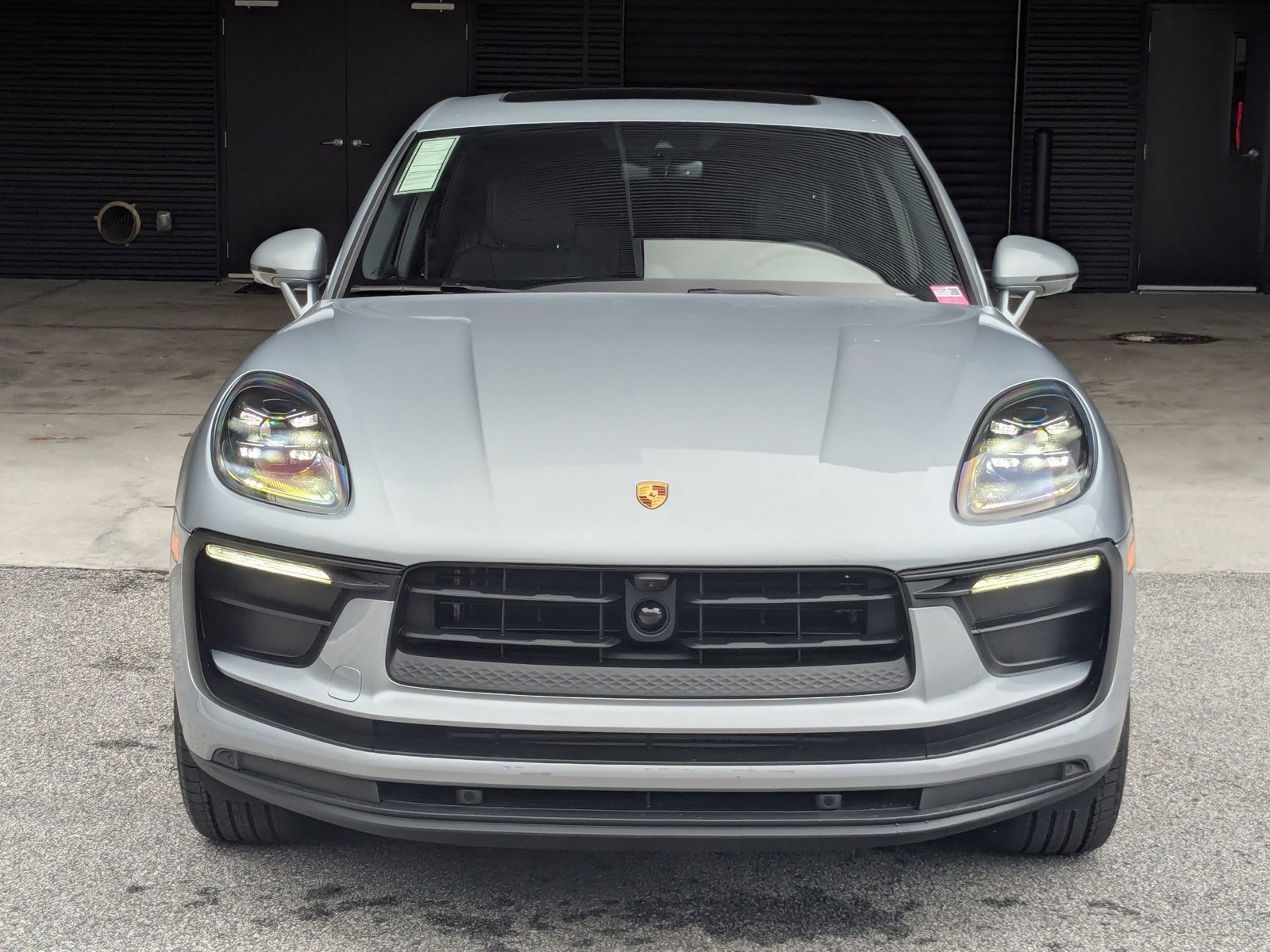 Used 2025 Porsche Macan image 6