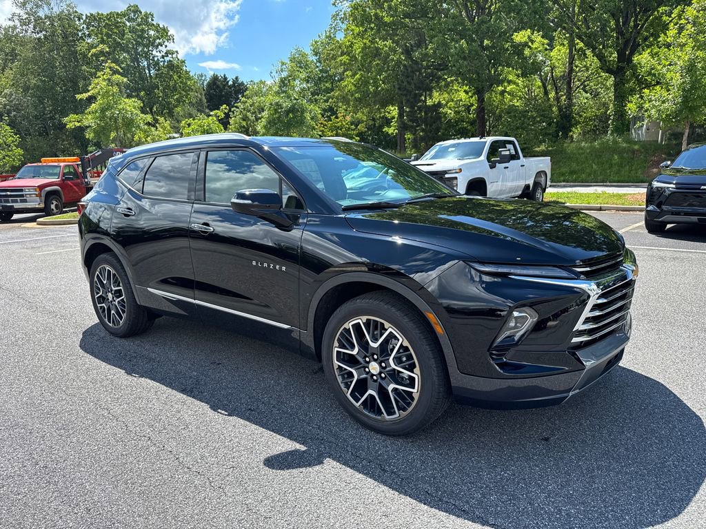 New 2025 Chevrolet Blazer Premier w/ Driver Confidence II Package FWD image 3