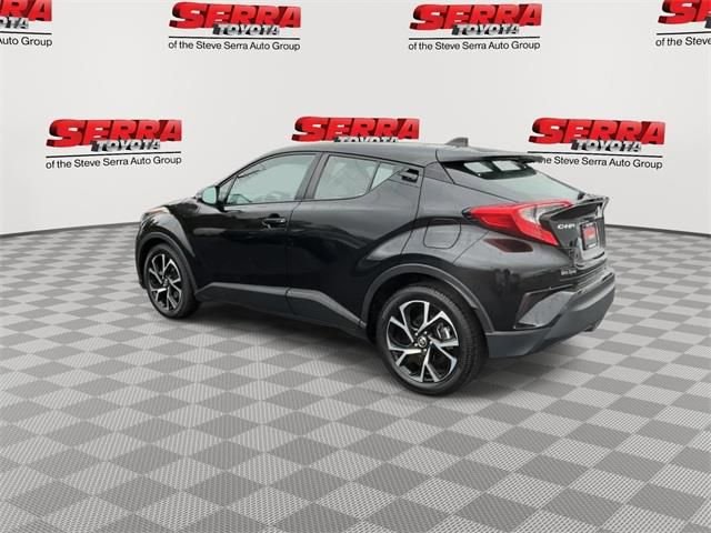 Used 2022 Toyota C-HR XLE image 6