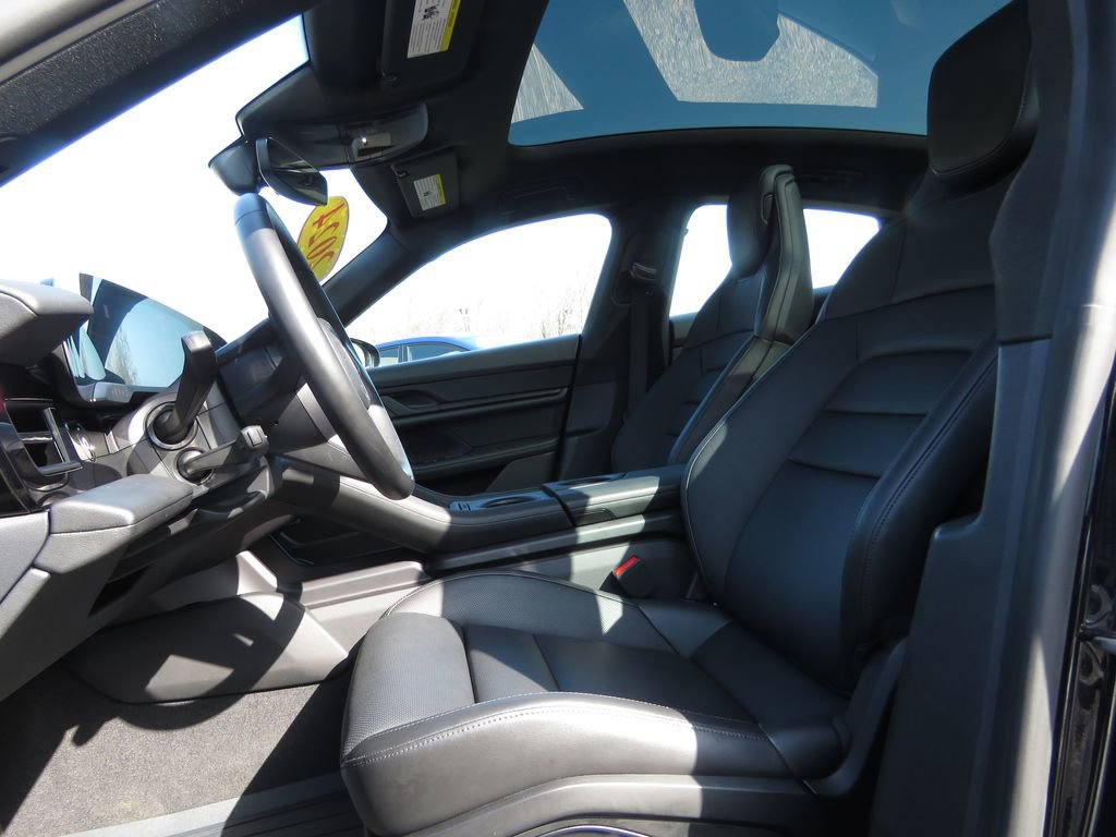 Used 2024 Porsche Taycan image 10