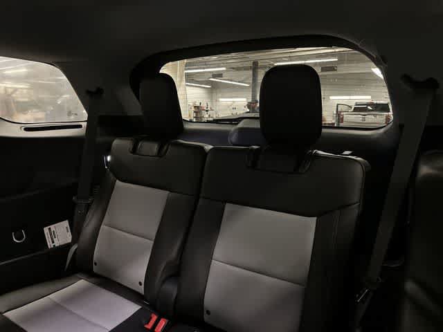 Used 2024 Ford Explorer XLT w/ Equipment Group 202A AWD/4WD image 23