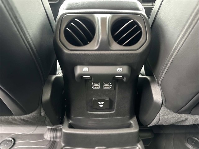 Used 2020 Jeep Wrangler Unlimited Sahara image 16