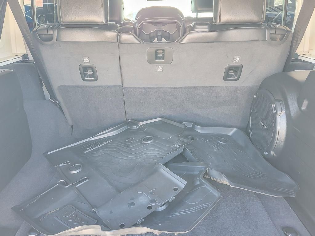 Used 2021 Jeep Wrangler Unlimited Sahara image 21