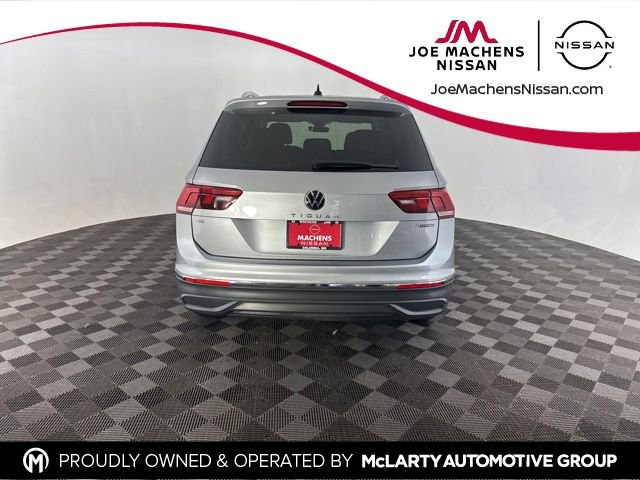 Used 2023 Volkswagen Tiguan SE image 6