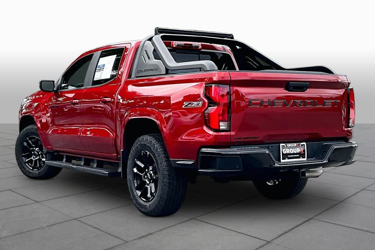 Used 2025 Chevrolet Colorado Z71 w/ Midnight Edition AWD/4WD image 12