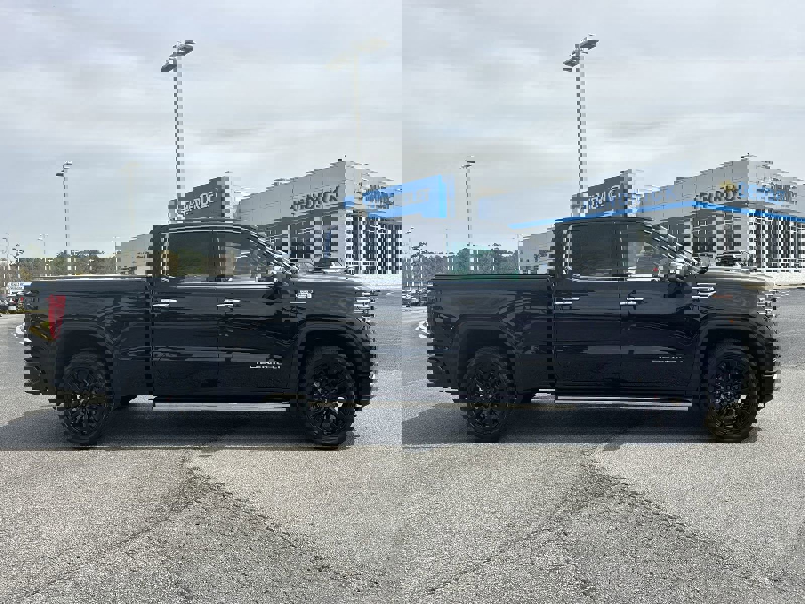 Used 2025 GMC Sierra 1500 Denali w/ Denali Reserve Package image 11