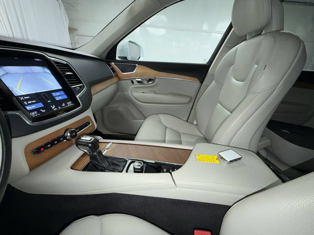 Used 2022 Volvo XC90 T6 Momentum w/ Advanced Package AWD/4WD image 23