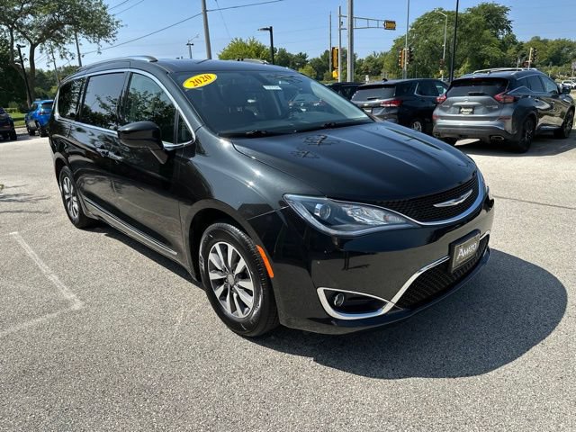 Used 2020 Chrysler Pacifica Touring-L Plus FWD image 4