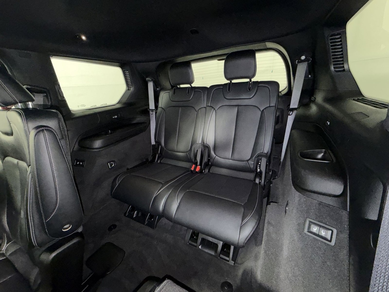 Used 2021 Jeep Grand Cherokee L Overland w/ Luxury Tech Group IV image 26