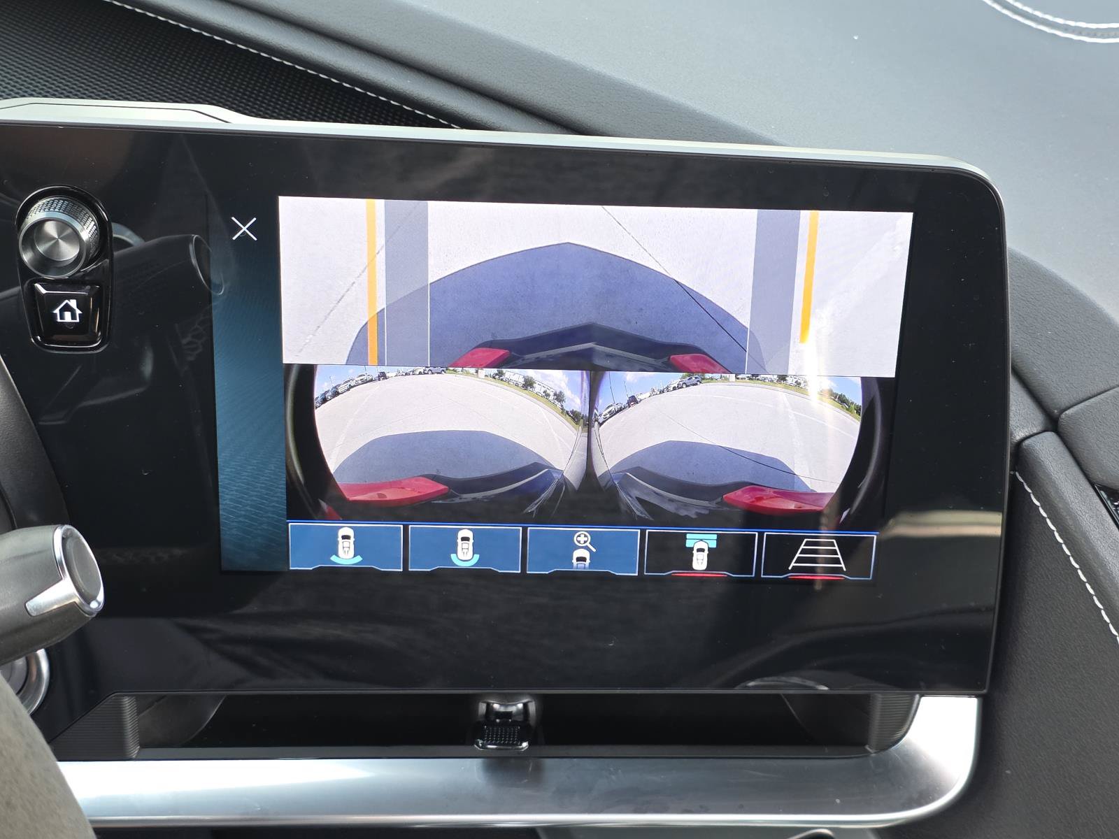 Used 2025 Chevrolet Corvette Stingray Preferred Conv w/ Z51 Performance Package RWD image 22
