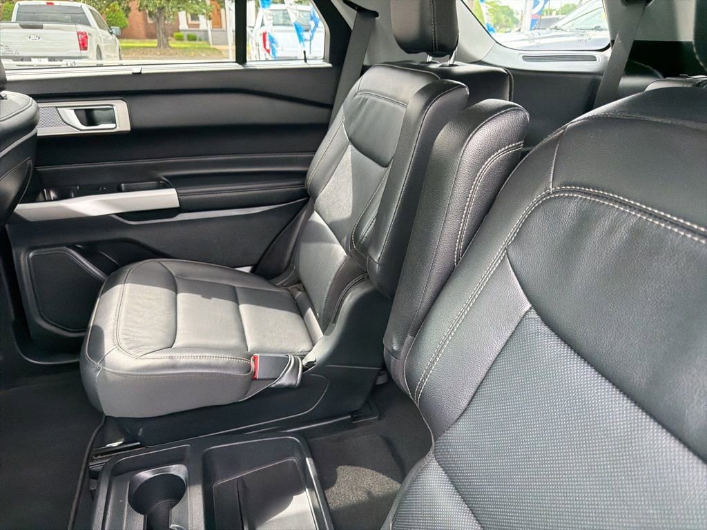 Used 2020 Ford Explorer Limited image 32