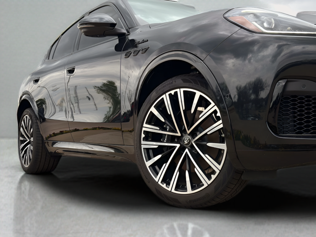 New 2025 Maserati Grecale Modena AWD/4WD image 30